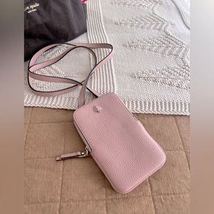 KATE SPADE ♠️ LEATHER phone Crossbody!